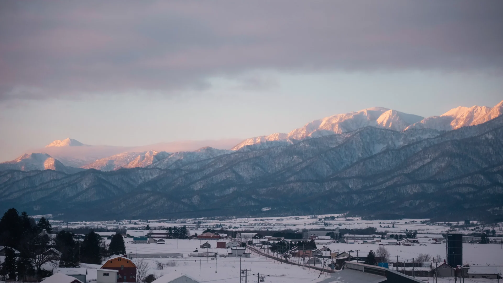 A short winter edit: mountain light, ski details, and movement through snow.